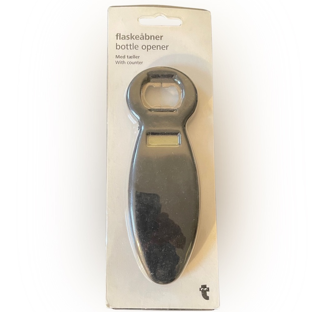 💕 NWOT Black Bottle Opener w/digital counter. New in pkg, designed in De…
